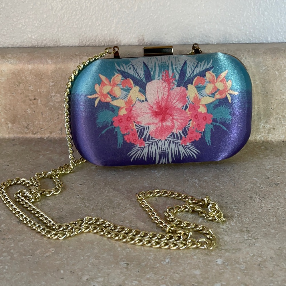 Small Retro Snap Closure Chain Purse